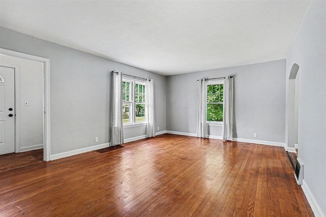 166 Ridgewood Street, Kalamazoo, MI 49001