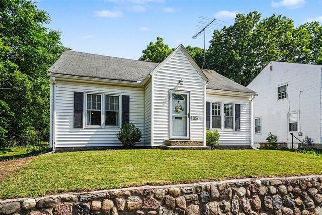166 Ridgewood Street, Kalamazoo, MI 49001