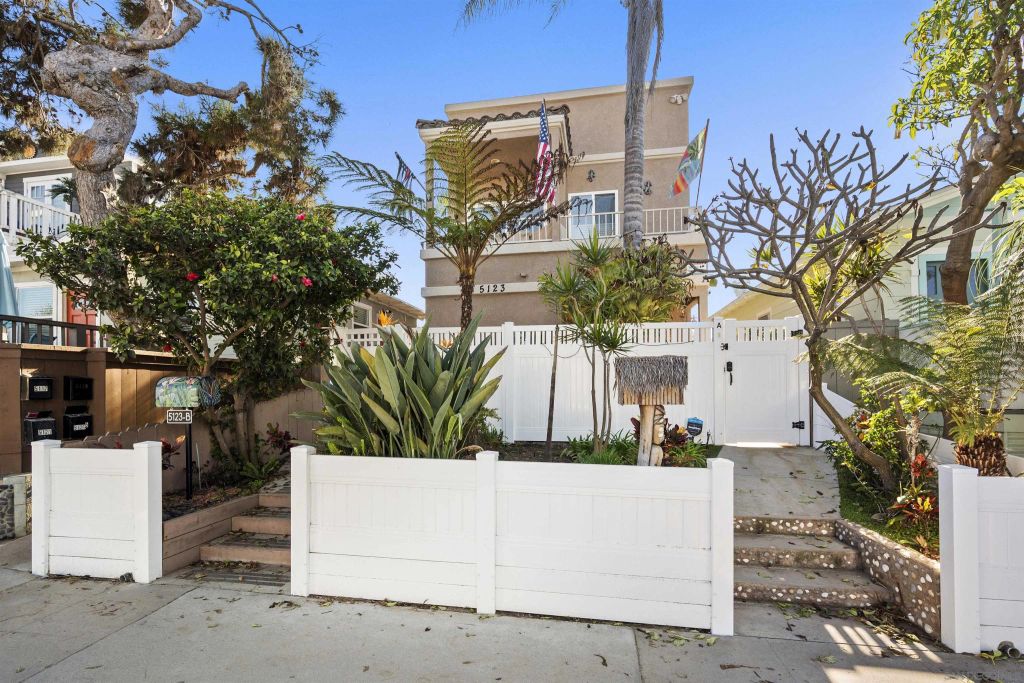 5123 Brighton Ave B, San Diego, CA 92107