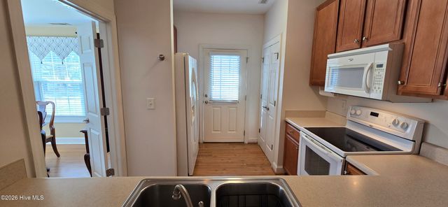 1924 Tara Court 101, Greenville, NC 27858