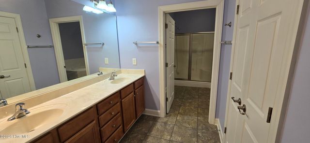 1924 Tara Court 101, Greenville, NC 27858