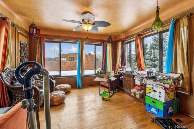 19030 Holbrook Avenue, Eastpointe, MI 48021