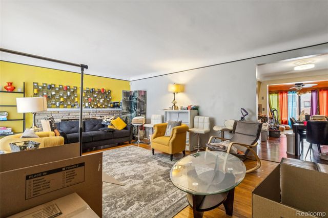 19030 Holbrook Avenue, Eastpointe, MI 48021