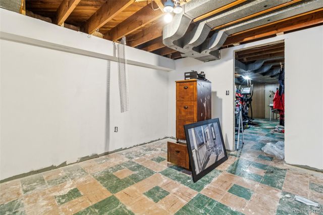 19030 Holbrook Avenue, Eastpointe, MI 48021