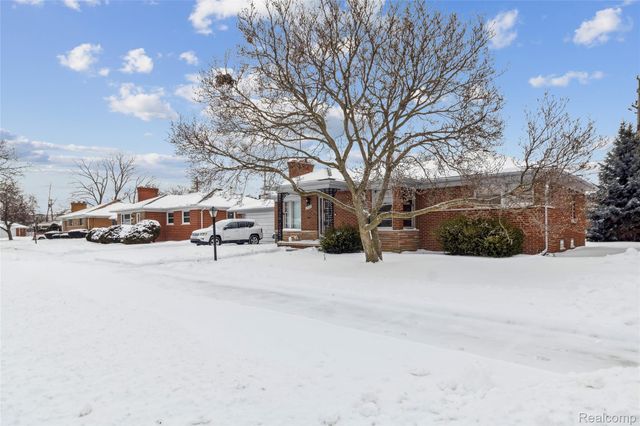 19030 Holbrook Avenue, Eastpointe, MI 48021