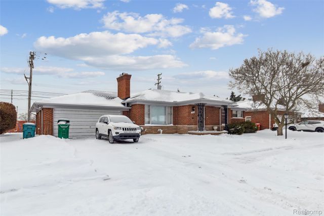 19030 Holbrook Avenue, Eastpointe, MI 48021