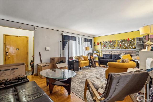 19030 Holbrook Avenue, Eastpointe, MI 48021