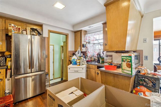 19030 Holbrook Avenue, Eastpointe, MI 48021