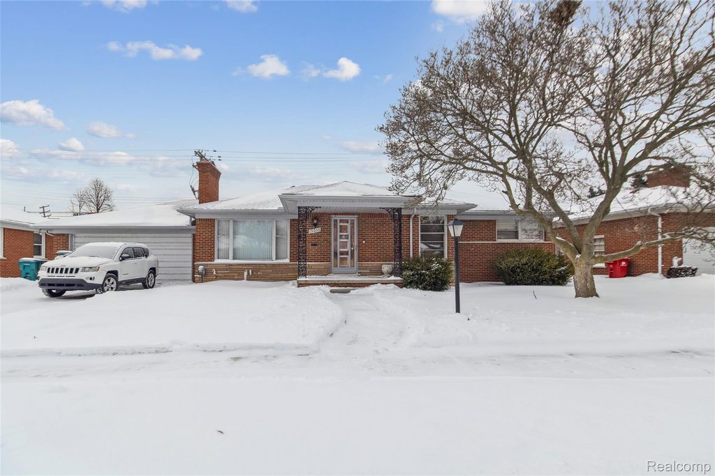 19030 Holbrook Avenue, Eastpointe, MI 48021