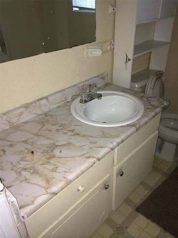 11830 Mosscrest Drive, Houston, TX 77048