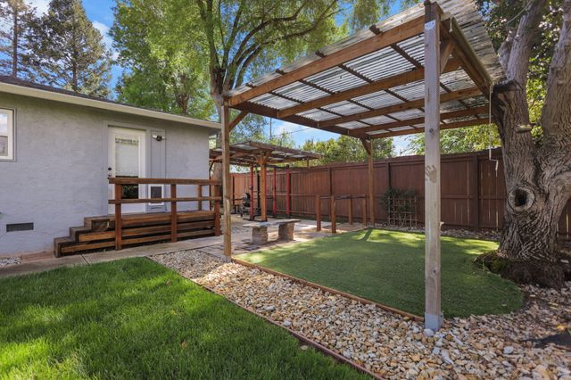 5730 E Bonnyview Road, Redding, CA 96001