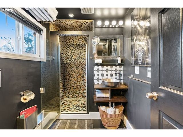 610 W FOURTH PLAIN Blvd, Vancouver, WA 98660