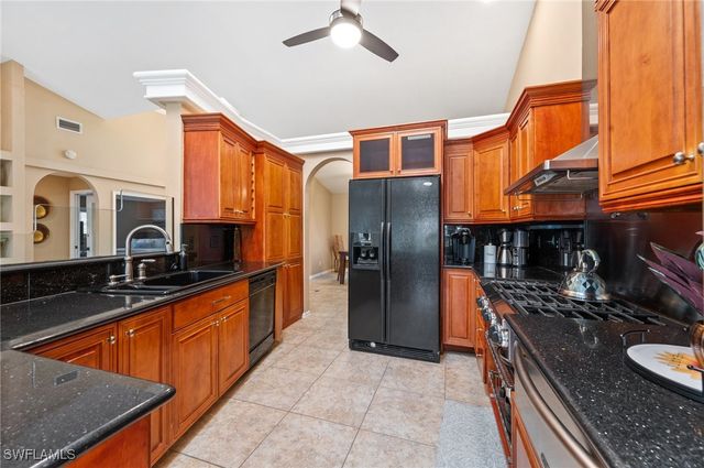 516 SW 8th ST, Cape Coral, FL 33991