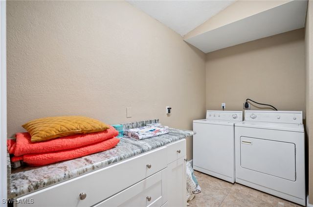 516 SW 8th ST, Cape Coral, FL 33991