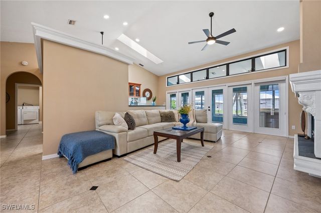 516 SW 8th ST, Cape Coral, FL 33991