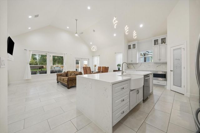 532 Carrell Street, Tomball, TX 77375