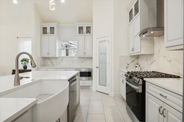 532 Carrell Street, Tomball, TX 77375