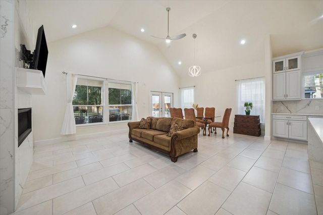 532 Carrell Street, Tomball, TX 77375