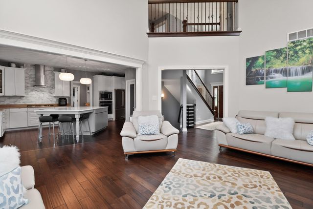 7506 Fawn Valley Drive, Schererville, IN 46375