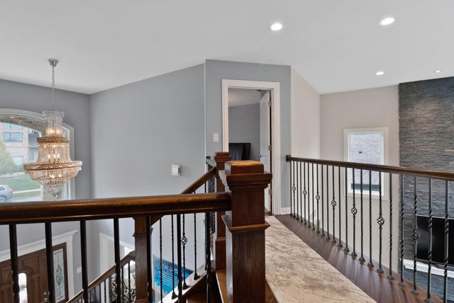 7506 Fawn Valley Drive, Schererville, IN 46375