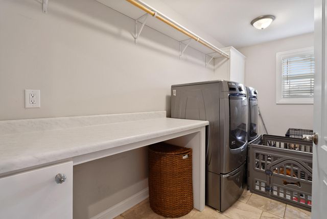 7506 Fawn Valley Drive, Schererville, IN 46375