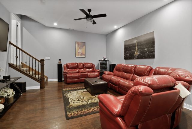 7506 Fawn Valley Drive, Schererville, IN 46375