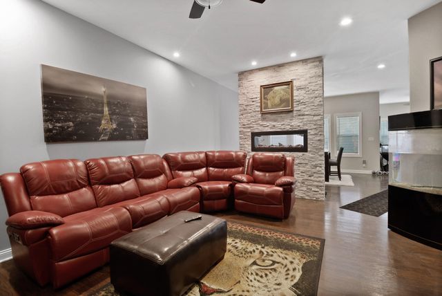 7506 Fawn Valley Drive, Schererville, IN 46375