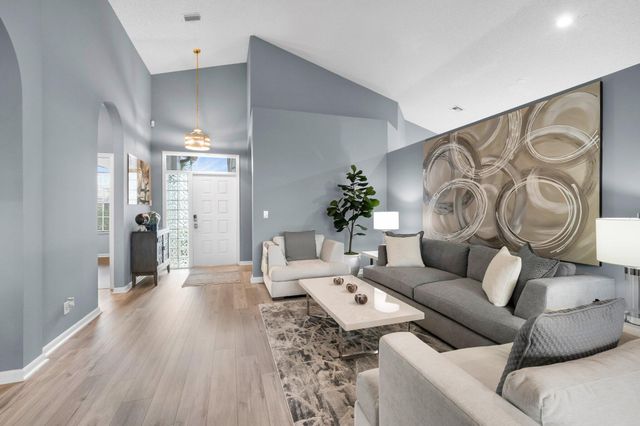 10393 Lexington Circle S, Boynton Beach, FL 33436