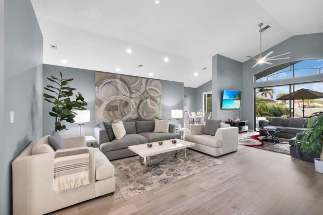 10393 Lexington Circle S, Boynton Beach, FL 33436