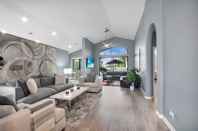 10393 Lexington Circle S, Boynton Beach, FL 33436