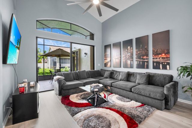 10393 Lexington Circle S, Boynton Beach, FL 33436