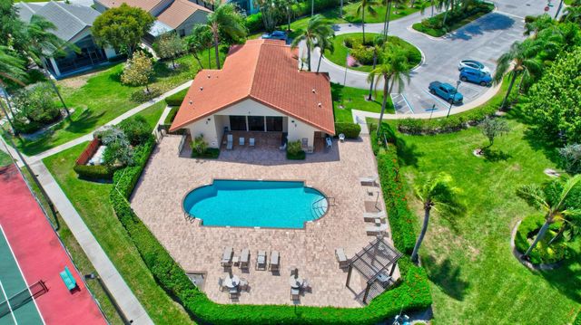 10393 Lexington Circle S, Boynton Beach, FL 33436