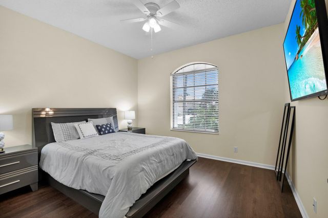 10393 Lexington Circle S, Boynton Beach, FL 33436