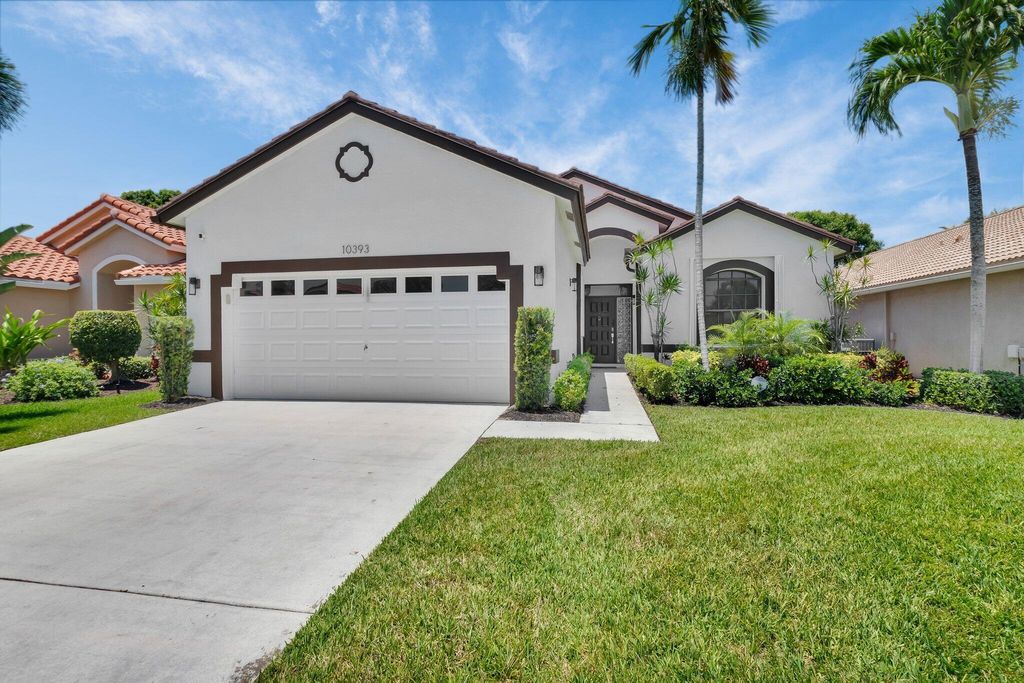 10393 Lexington Circle S, Boynton Beach, FL 33436