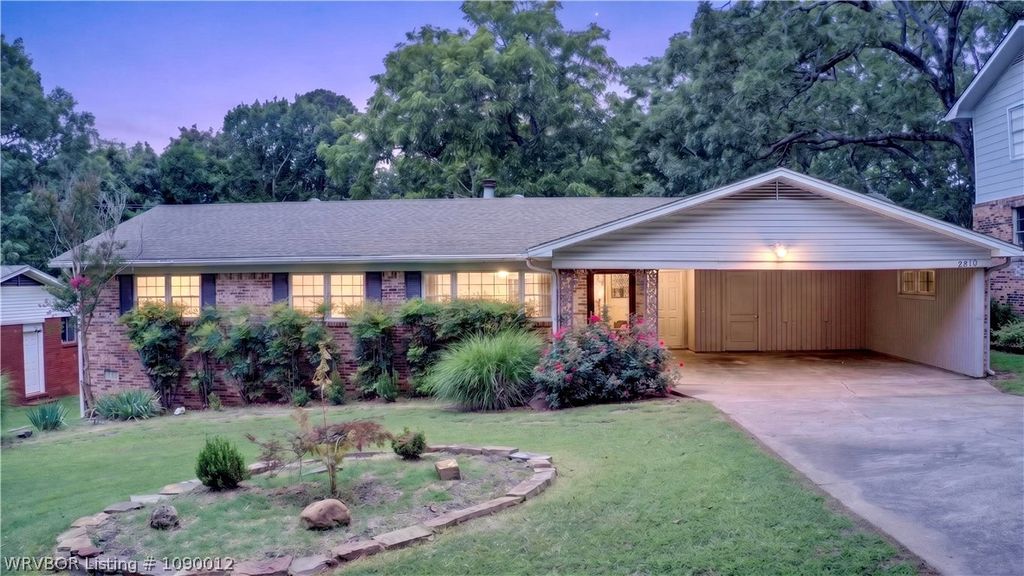 2810 S 32nd Street, Fort Smith, AR 72903