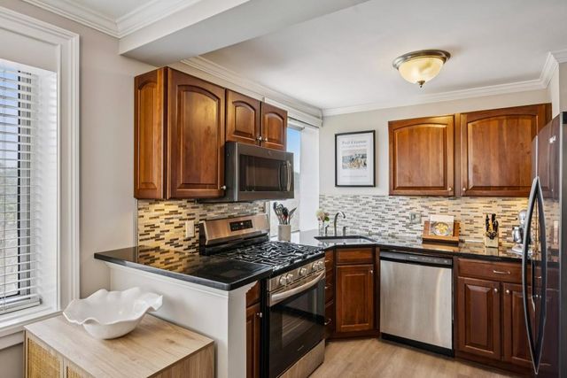 2479 Peachtree NE Road 515, Atlanta, GA 30305