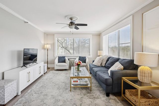 2479 Peachtree NE Road 515, Atlanta, GA 30305