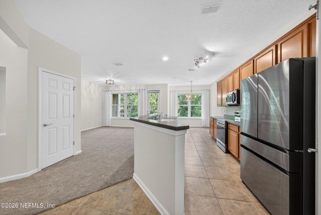 13364 BEACH Boulevard 913, Jacksonville, FL 32224
