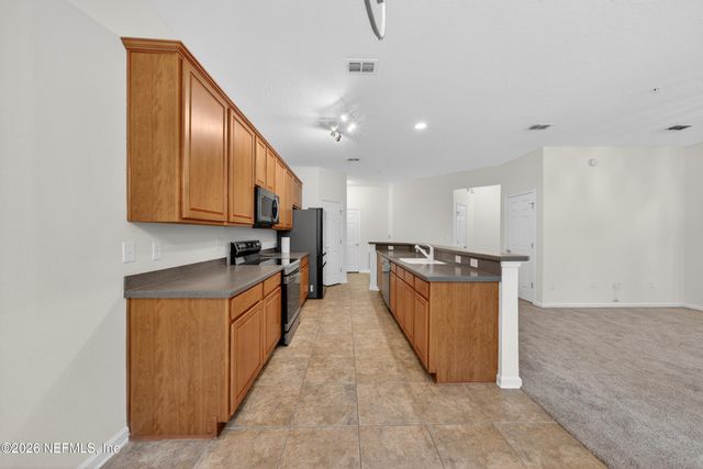 13364 BEACH Boulevard 913, Jacksonville, FL 32224