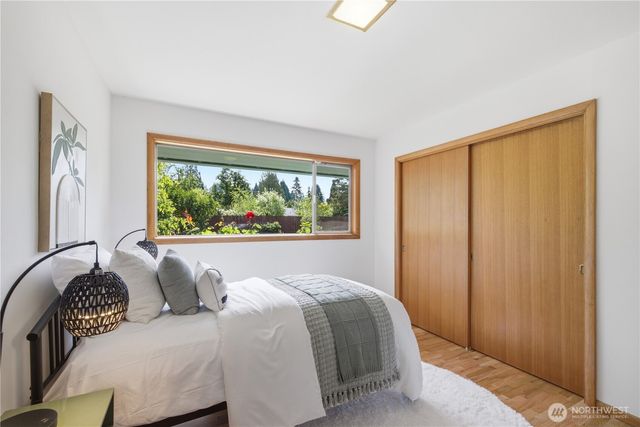 812 Alvord Avenue N, Kent, WA 98031