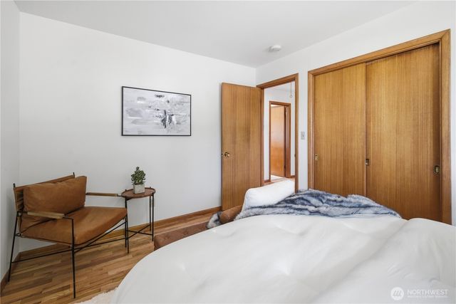 812 Alvord Avenue N, Kent, WA 98031