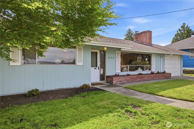 812 Alvord Avenue N, Kent, WA 98031