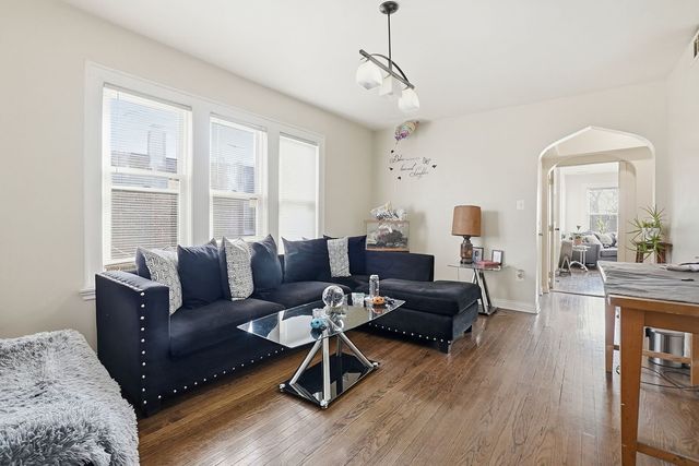 6225 S Seeley Avenue, Chicago, IL 60636