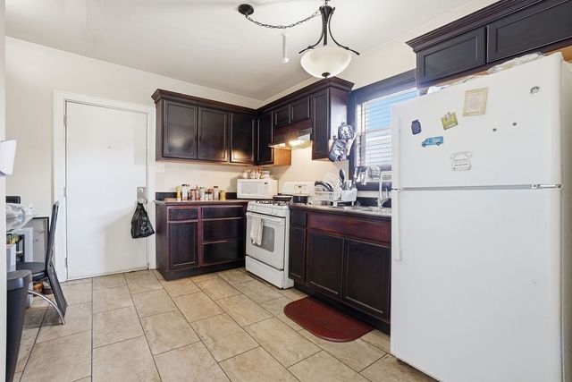 6225 S Seeley Avenue, Chicago, IL 60636