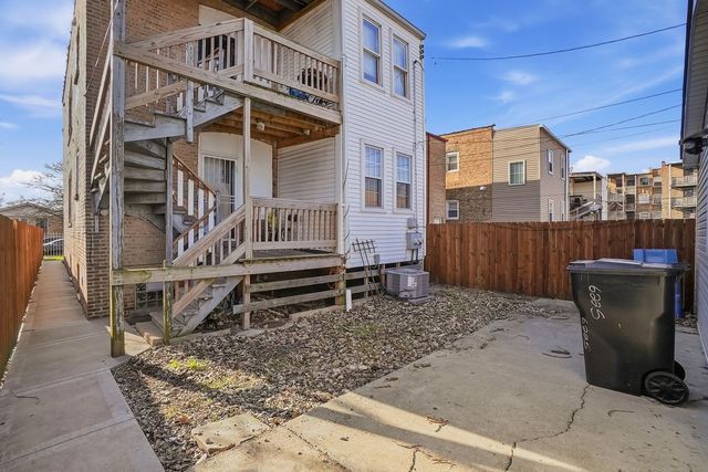 6225 S Seeley Avenue, Chicago, IL 60636