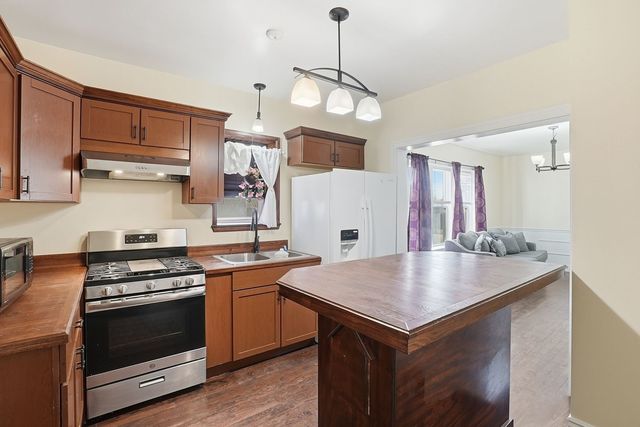 6225 S Seeley Avenue, Chicago, IL 60636