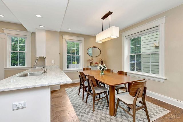 2732 Hyde Park Avenue, Cincinnati, OH 45209