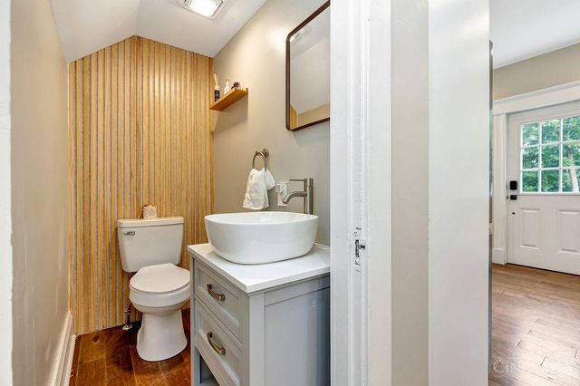 2732 Hyde Park Avenue, Cincinnati, OH 45209