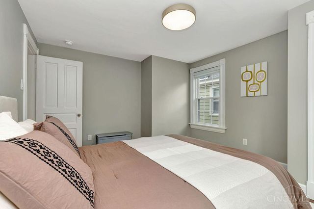 2732 Hyde Park Avenue, Cincinnati, OH 45209