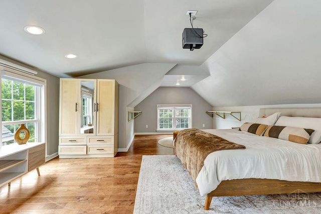 2732 Hyde Park Avenue, Cincinnati, OH 45209